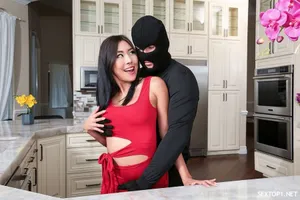 Gã cạnh nhà giả làm thầy giáo thôi miên em học sinh nữ để giở trò đồi bại