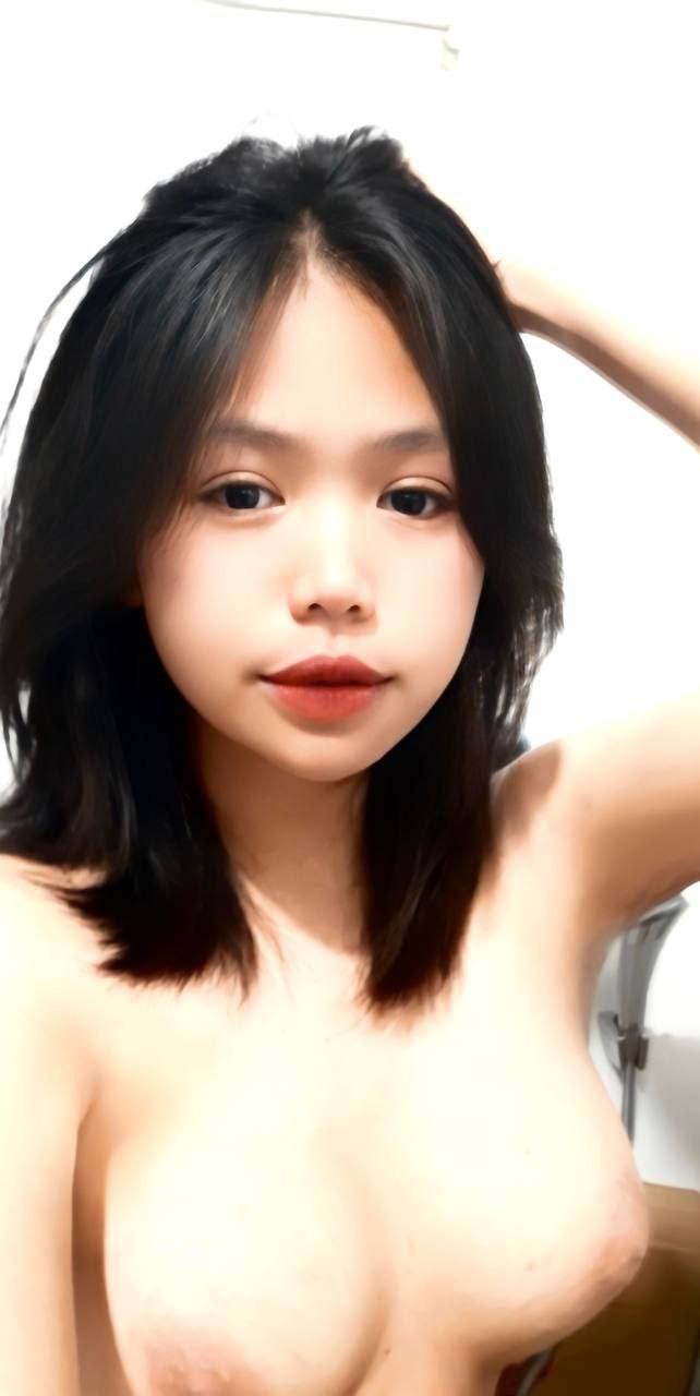 Xxx chị trưởng phòng có chiếc váy ngắn mỏng trong đêm tăng ca