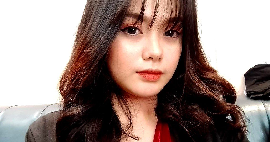 Anh bú nhẹ thôi lồn em sướng quá